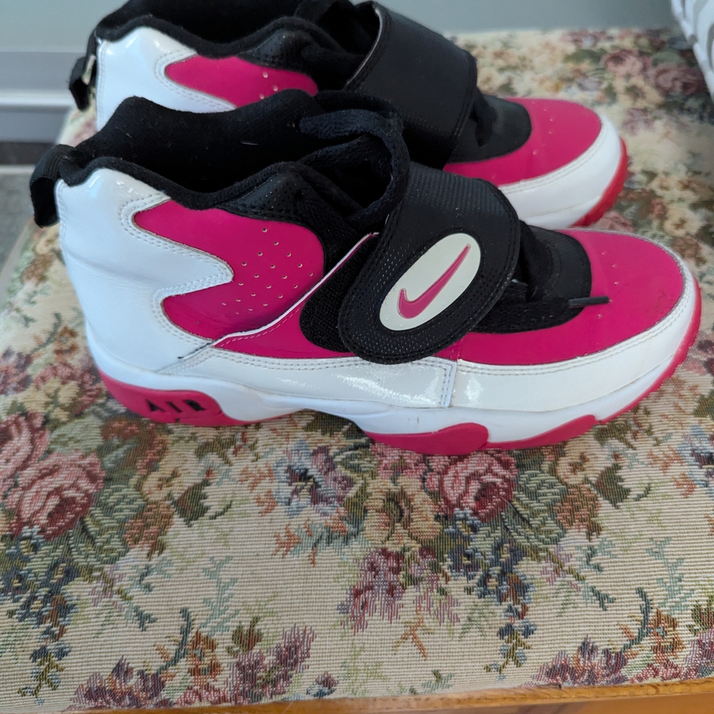 Nike Pink and White Sneakers Juniors/Teen Size 6